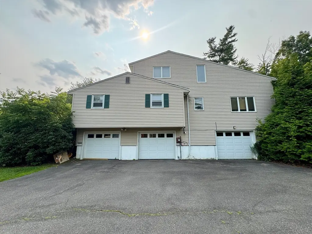 11 Robert Dr, Holyoke, MA 01040 - #1