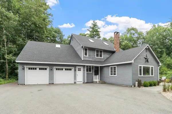 241 Reservoir Rd, Lunenburg, MA 01462