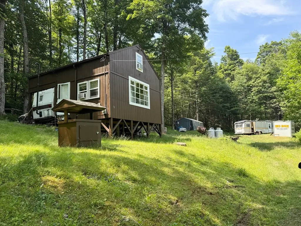 32 Navaho Ln, Heath, MA 01346 - #1