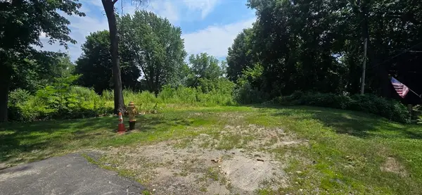 22 Huron Ave, Worcester, MA 01605