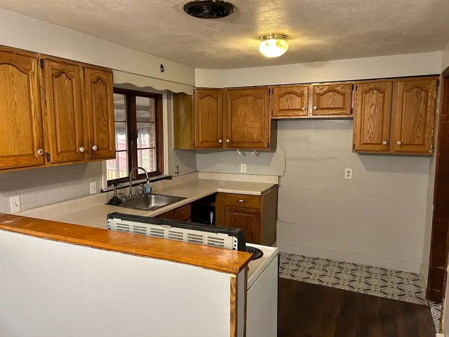 282 Island Pond Road, Springfield, MA 01118 - #2