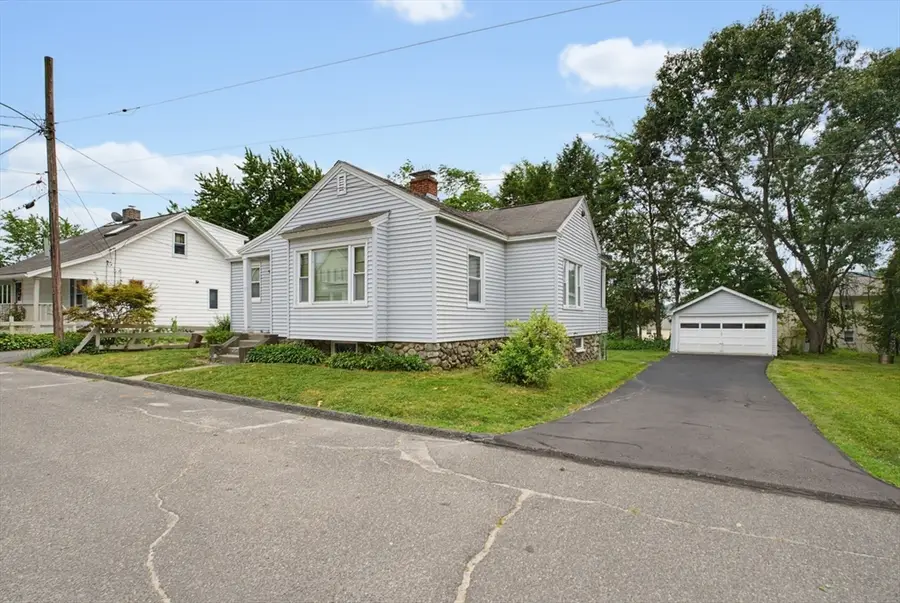 17 Reynolds St, Worcester, MA 01606 - #2