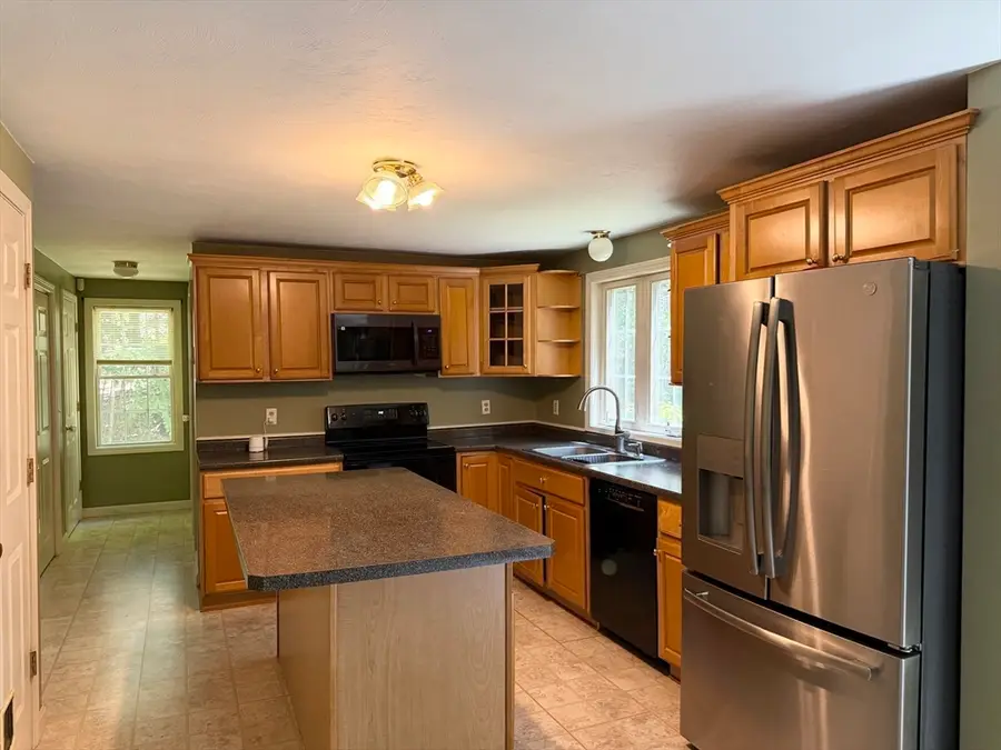 94 Whitins Rd, Sutton, MA 01590 - #2