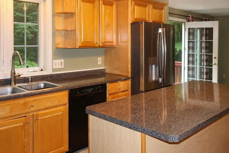 94 Whitins Rd, Sutton, MA 01590 - #3