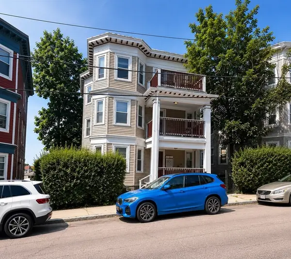22 Rowell St, Boston, MA 02125