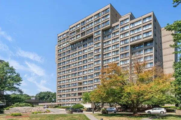 250 Hammond Pond Parkway #1208N, Newton, MA 02467