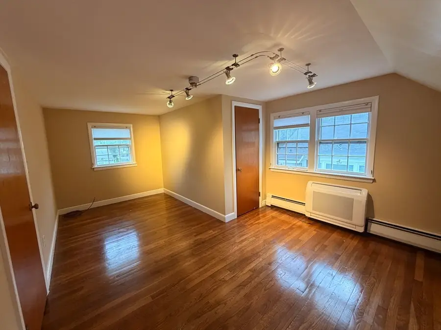 26 Pearl St, Lexington, MA 02420 - #3