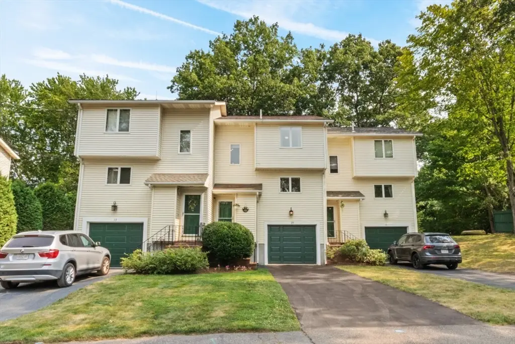 19 Old Diamond #19, Walpole, MA 02081 - #1