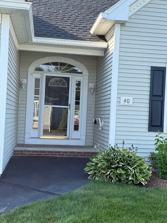 40 Holly Ln #40, Dracut, MA 01826 - #2