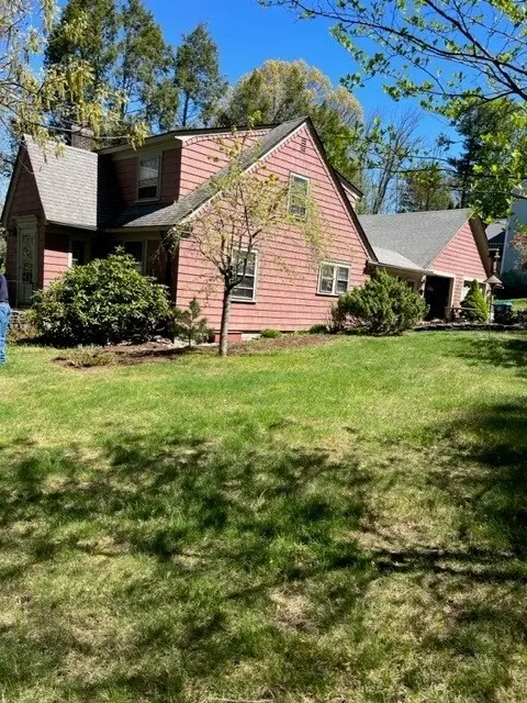 23 Howe Ave, Shrewsbury, MA 01545