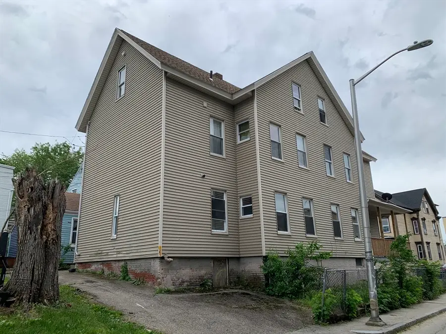 128 Austin St, Worcester, MA 01609 - #2