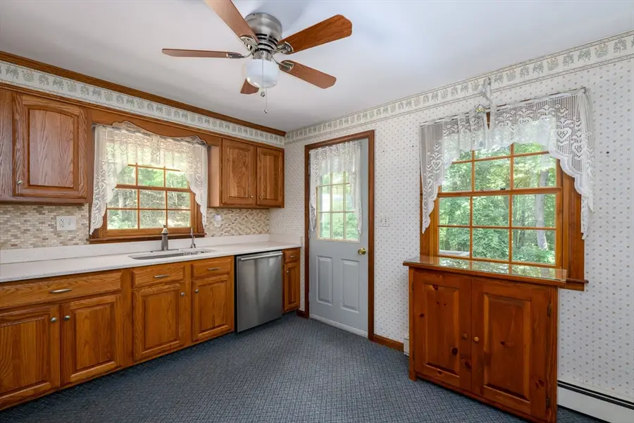 604 Quinapoxet St, Holden, MA 01520 - #3