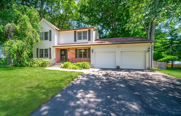 7 Bunker Cir, East Longmeadow, MA 01108