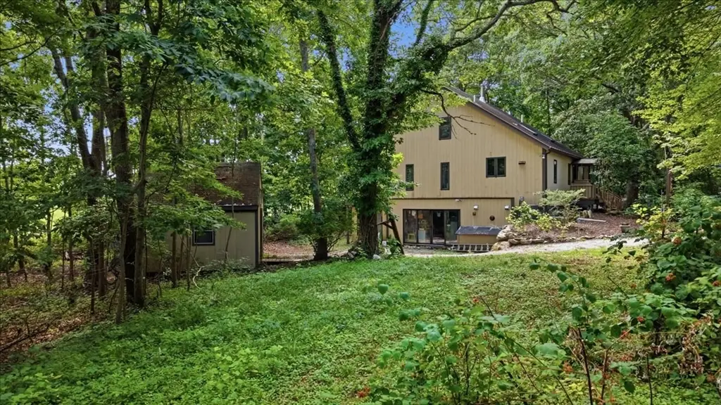 1746E Drift Rd, Westport, MA 02790 - #1