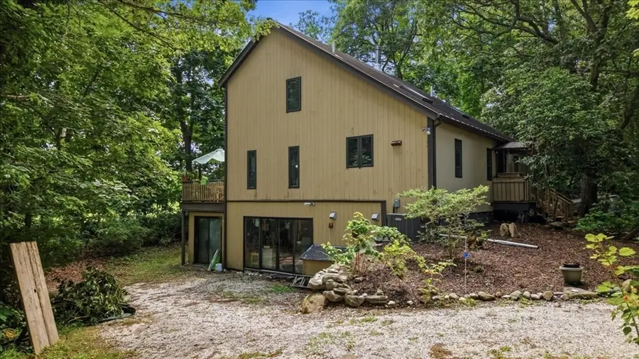 1746E Drift Rd, Westport, MA 02790 - #2