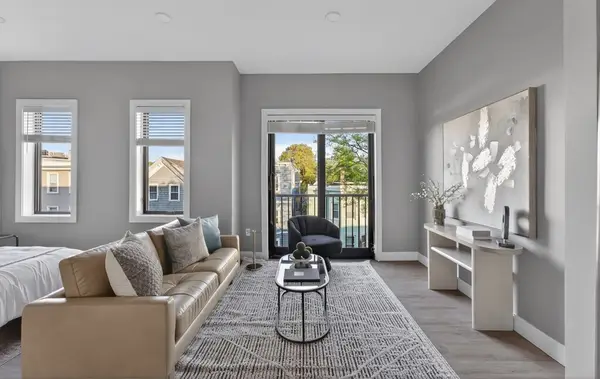 656 Saratoga #201, Boston, MA 02128