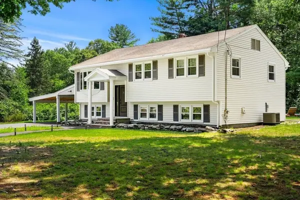 15 Weathervane Road, Billerica, MA 01821