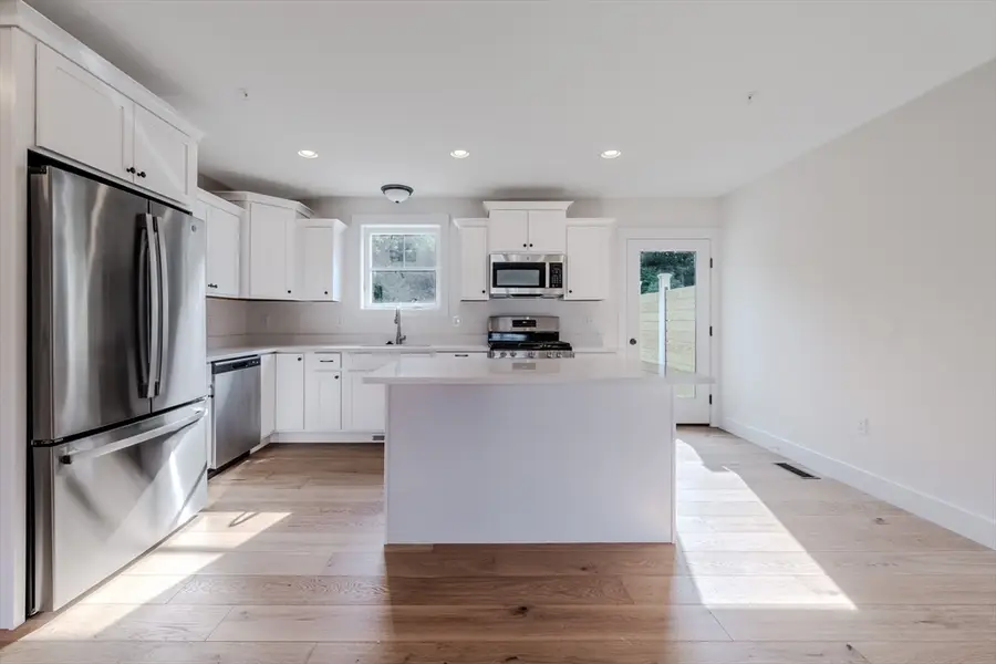 112 Genest St #17, Dracut, MA 01826 - #3
