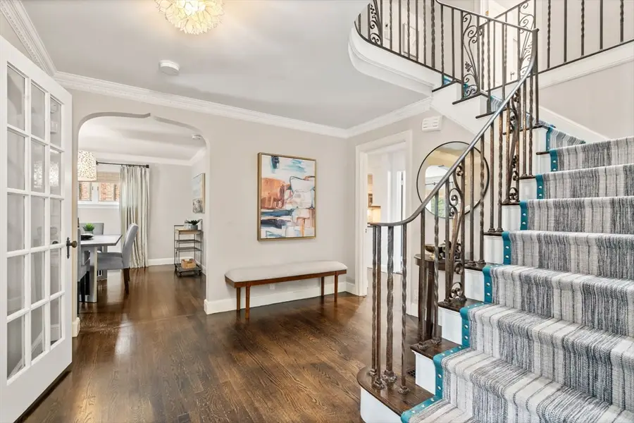 142 Beverly Rd., Chestnut Hill, MA 02467 - #2