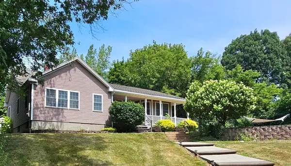 25 Robbins Ave, Dracut, MA 01826
