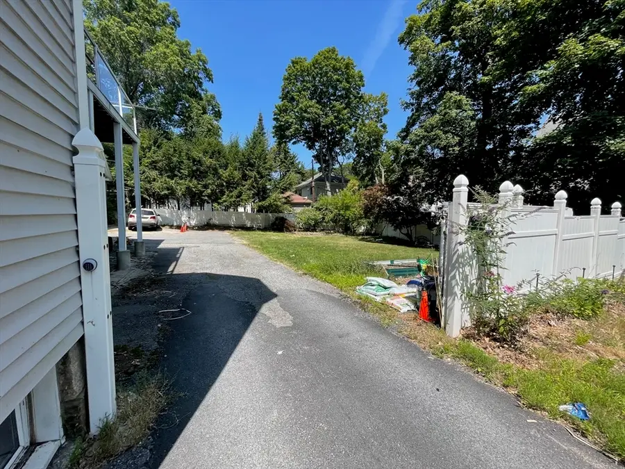 328 Highland St, Worcester, MA 01608 - #3