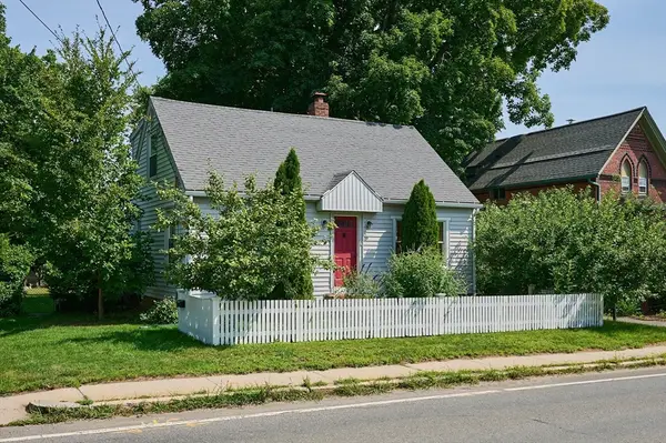 19 Finn Street, Northampton, MA 01060