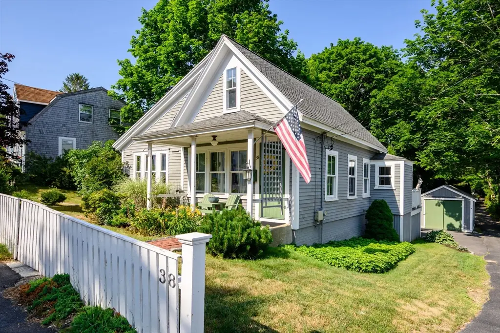38 Summer St, Kingston, MA 02364 - #1