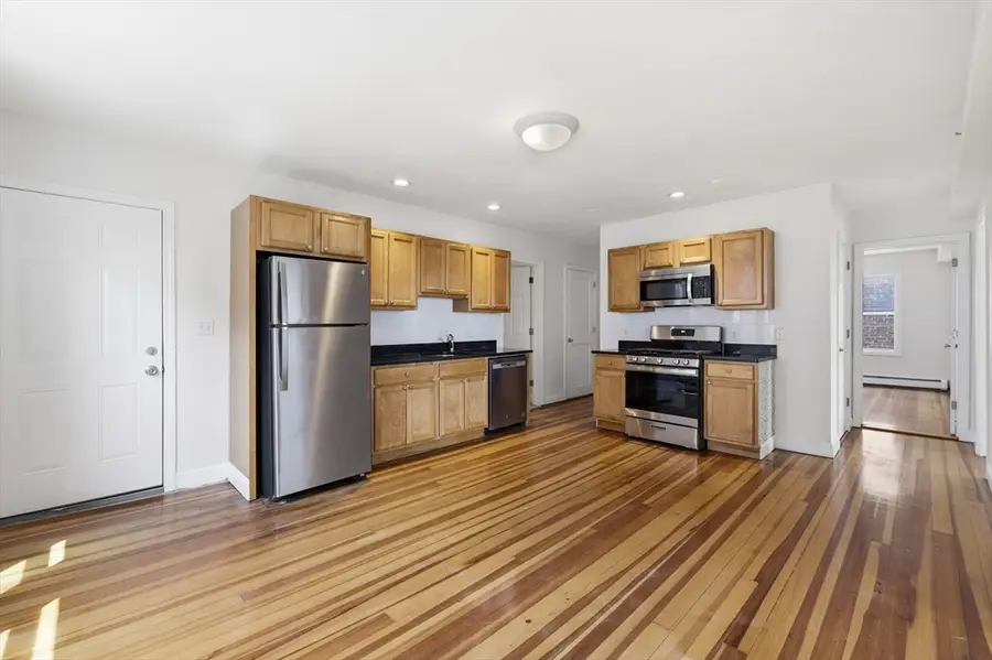 41 Harbor St #4, Salem, MA 01970 - #3