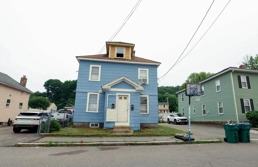 544 Concord St, Lowell, MA 01852 - #3