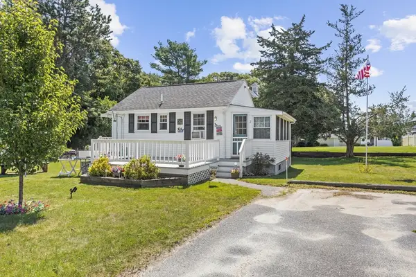 2 Stone Dr, Wareham, MA 02571