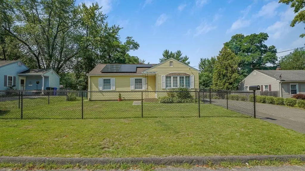 128 W Canton Cir, Springfield, MA 01104 - #1
