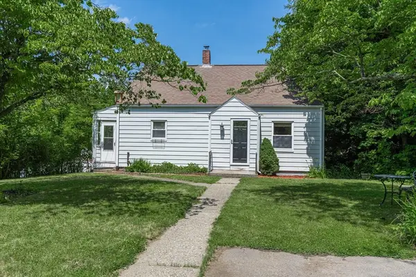 152 Southbridge Rd, Dudley, MA 01571