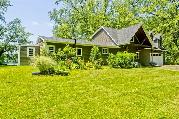 30 Cove Island Rd, South Hadley, MA 01075