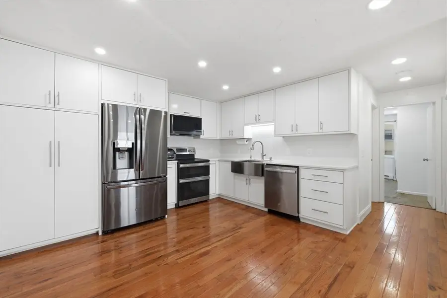 15 Houghton St #6, Worcester, MA 01604 - #3