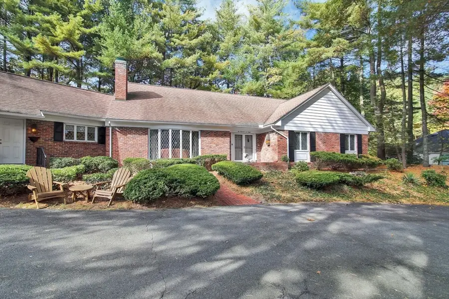 208 Tanglewood Dr, Longmeadow, MA 01106 - #3