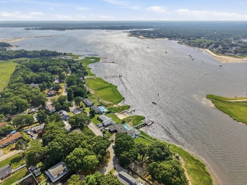 79 Edgewater Dr, Wareham, MA 02571 - #1