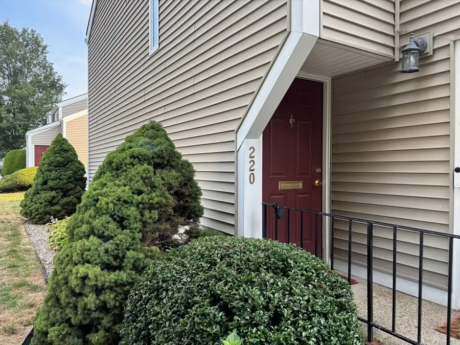 220 Nassau Drive #220, Springfield, MA 01129 - #2