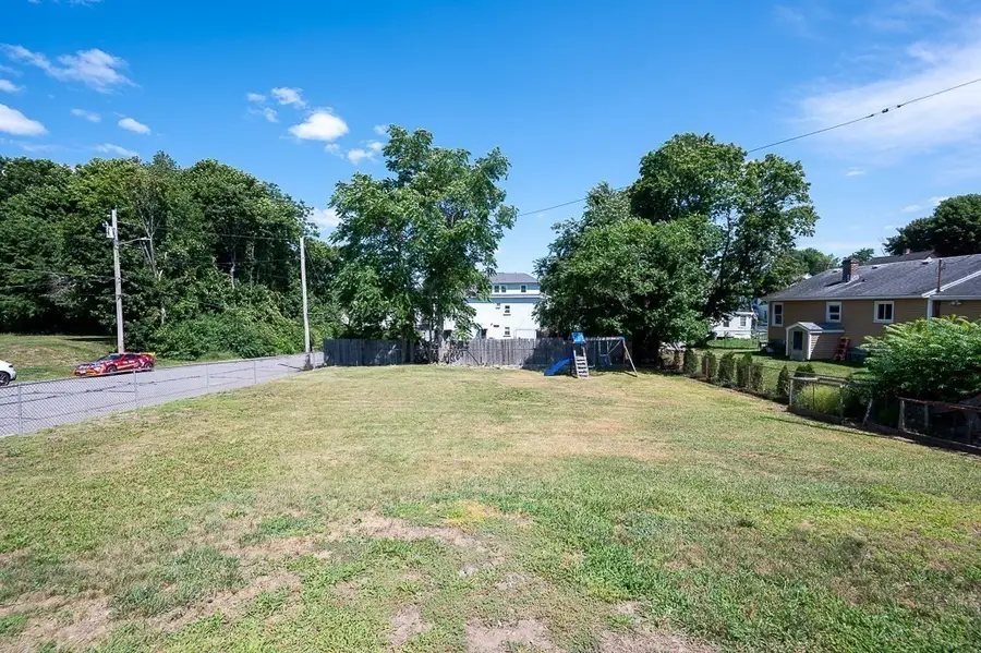 352 Daniels St, Fitchburg, MA 01420 - #3
