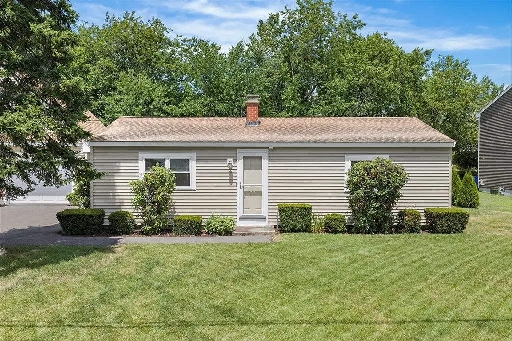 24 Dorothy Ave, Bellingham, MA 02019 - #1
