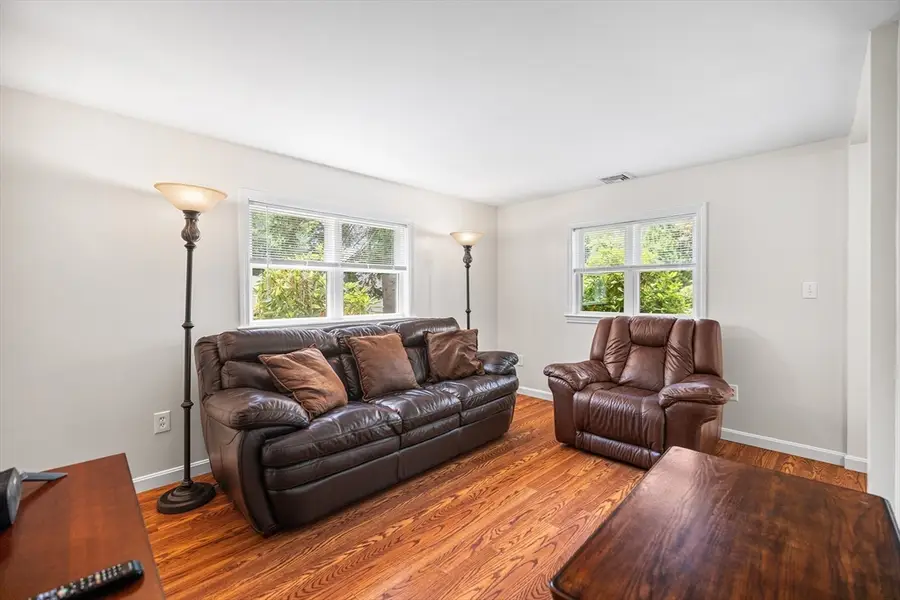 24 Dorothy Ave, Bellingham, MA 02019 - #3