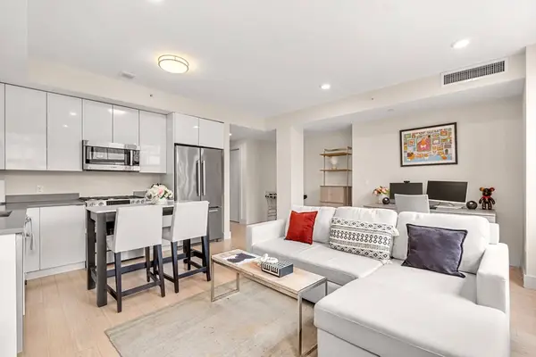 121 Portland St #609, Boston, MA 02114