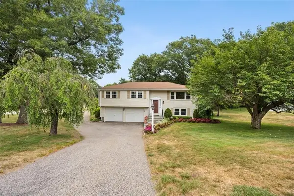 128 Bullard St, Walpole, MA 02081