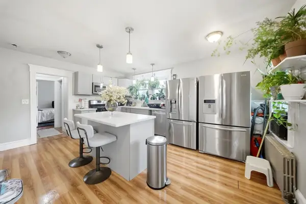 9 Germain Ave, Quincy, MA 02169