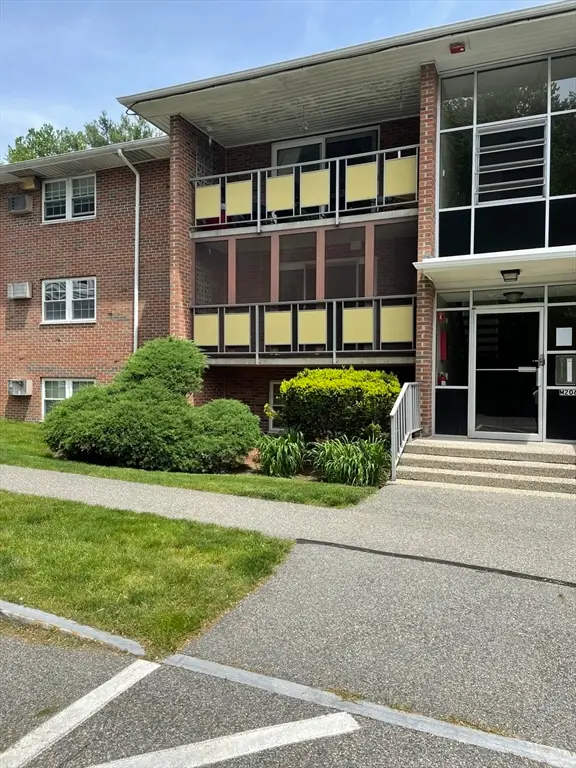 206 Rock St #M5, Norwood, MA 02062