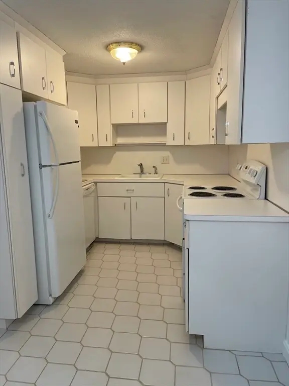 206 Rock St #M5, Norwood, MA 02062 - #2