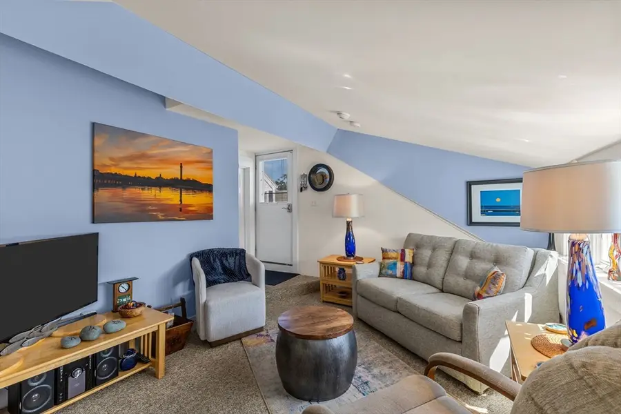 15 Cottage St #8, Provincetown, MA 02657 - #3