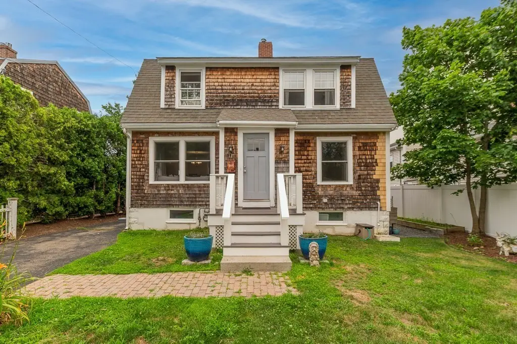 17 Hartz St, Gloucester, MA 01930 - #1