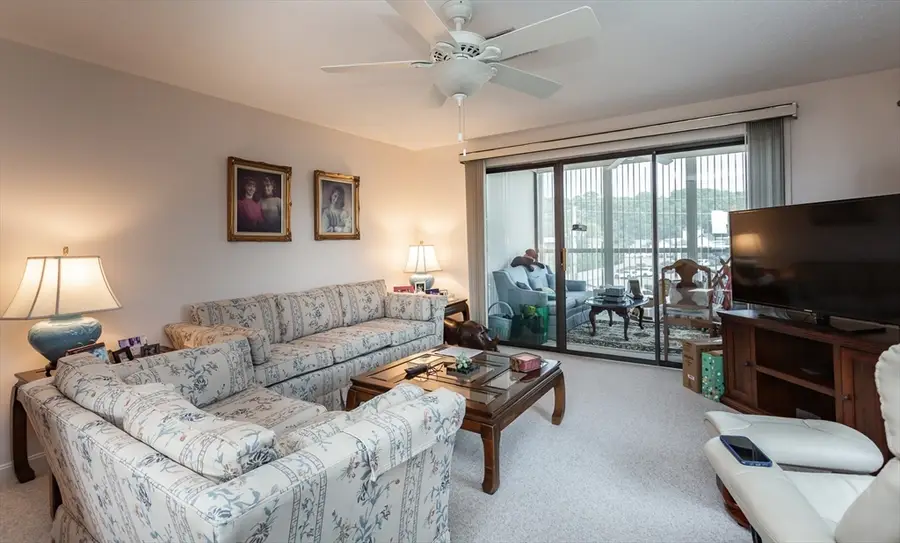 4234 N Main St #5A5, Fall River, MA 02720 - #2