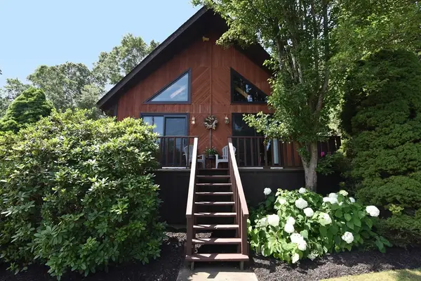 127 Susie, Somerset, MA 02726