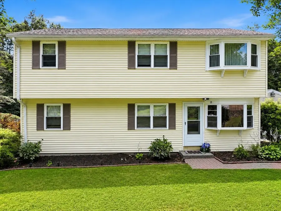 19 Cypress St, Oxford, MA 01540 - #2